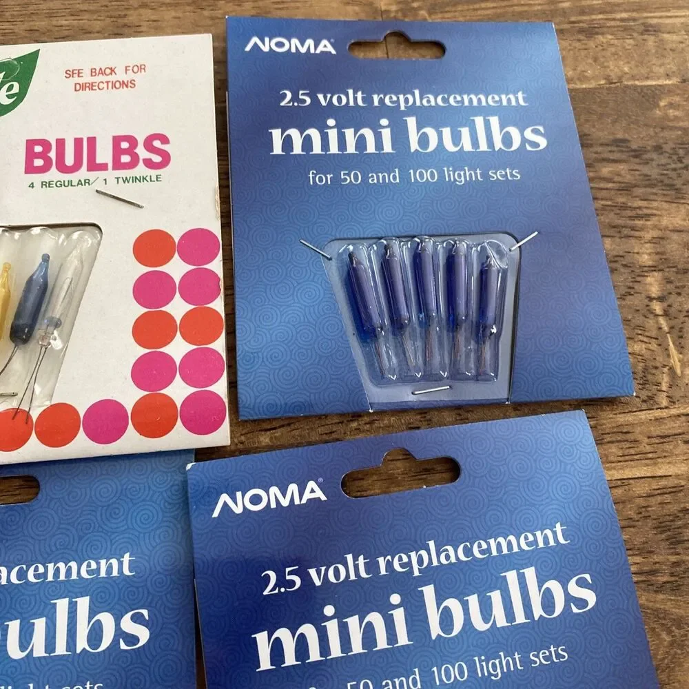 Vintage Christmas Light Replacement Bulbs Yuletide 3.5 Volt And Noma 2.5 Volt
